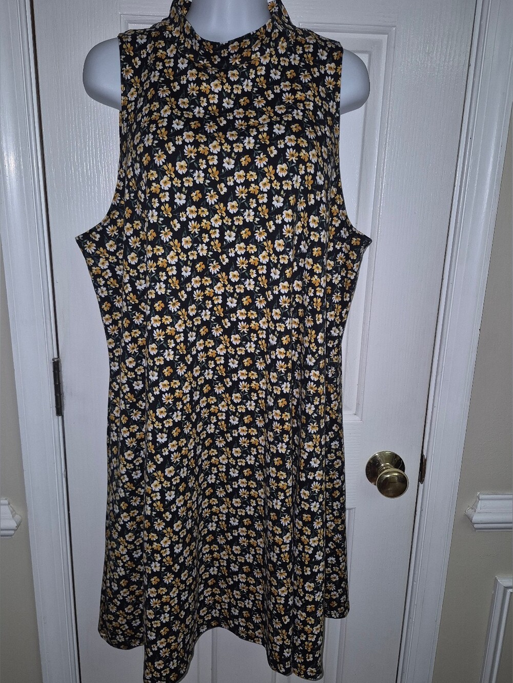Vibe Sportswear Floral Mock Neck Sleeveless Maxi Dress 2X Black Yellow Daisy